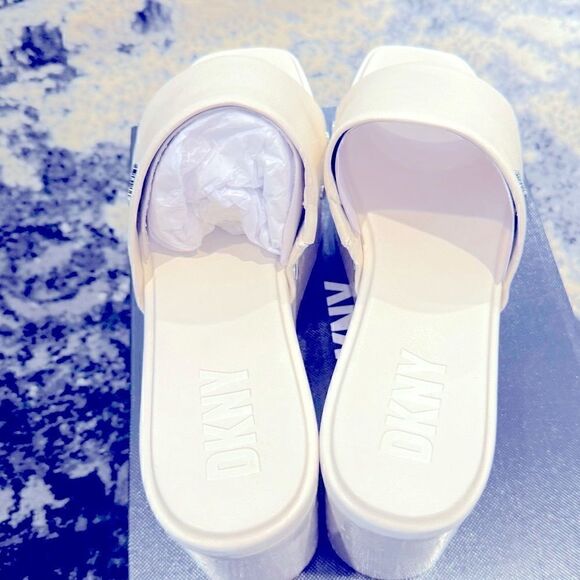 Dkny Alvy Studded Platform Wedge Slide Sandals - Eggnog, shoes 9.5 new - Picture 8 of 9